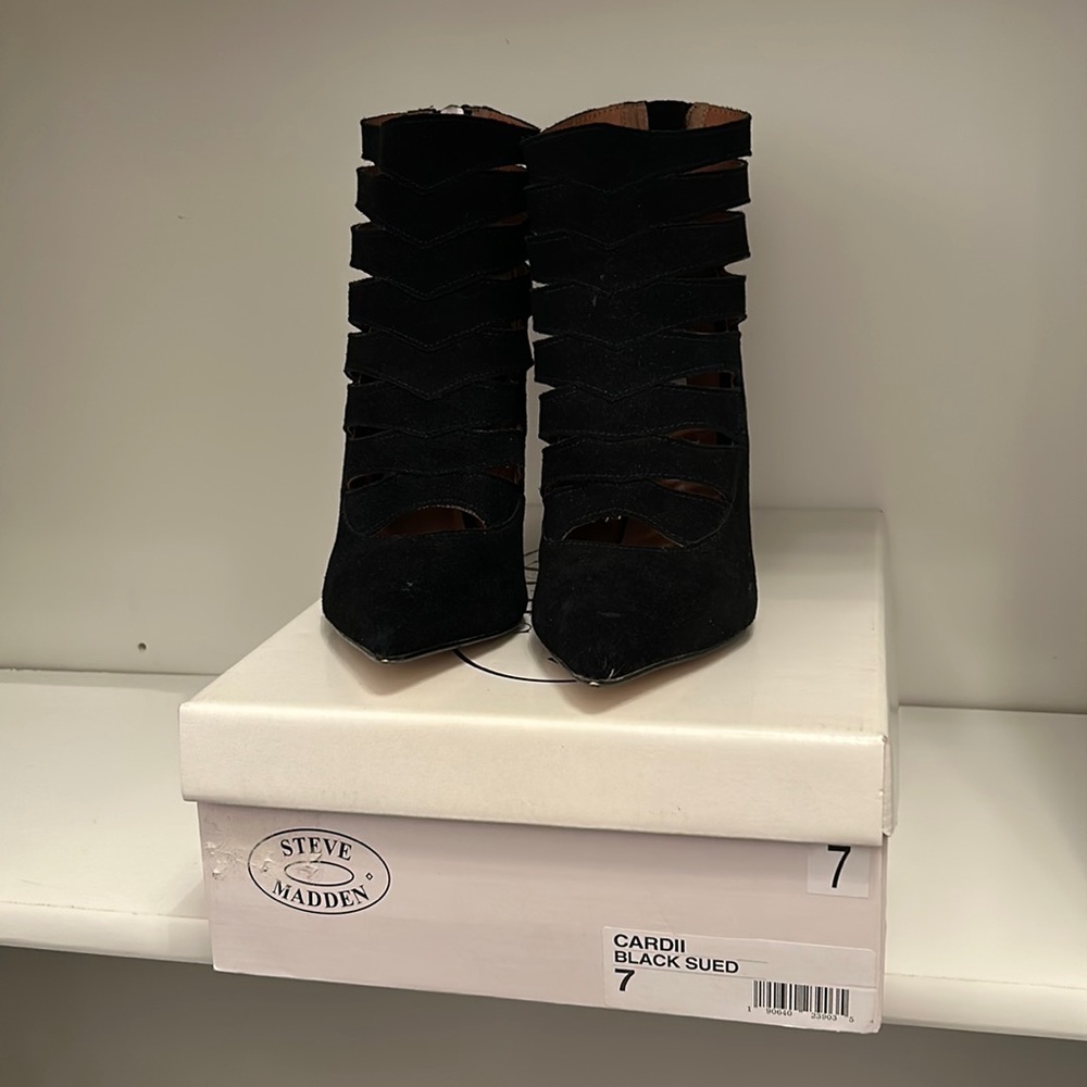 Steve Madden black suede heels